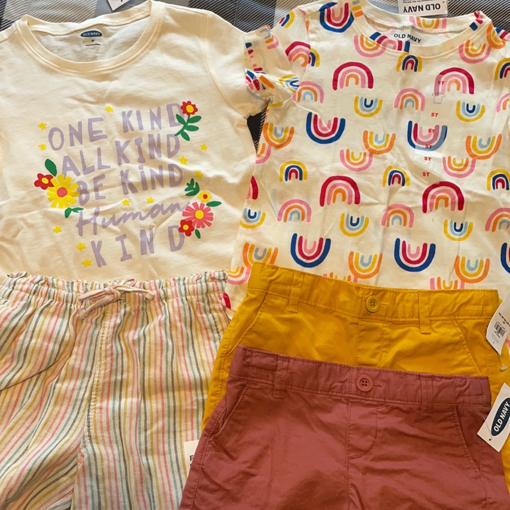 Old Navy Toddler 5t Lot/Sets multicolor Shorts and tee shirts NWT